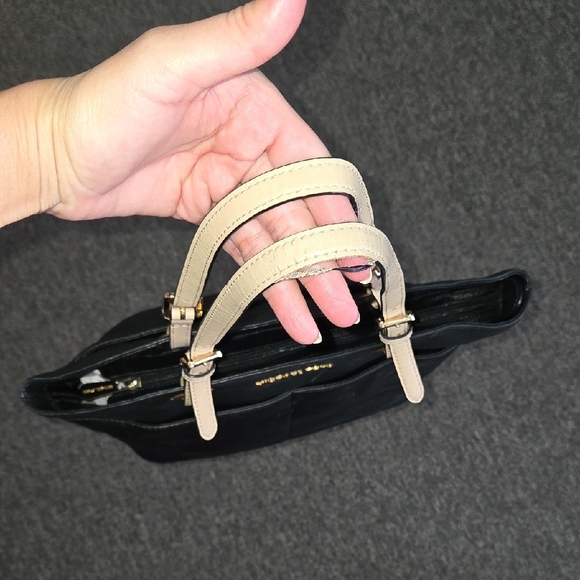 Michael Kors Black and Tan Tote Bag - Picture 4 of 17